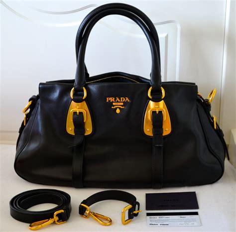 taschen prada mit certificat regrisiriert|prada bag authenticity check.